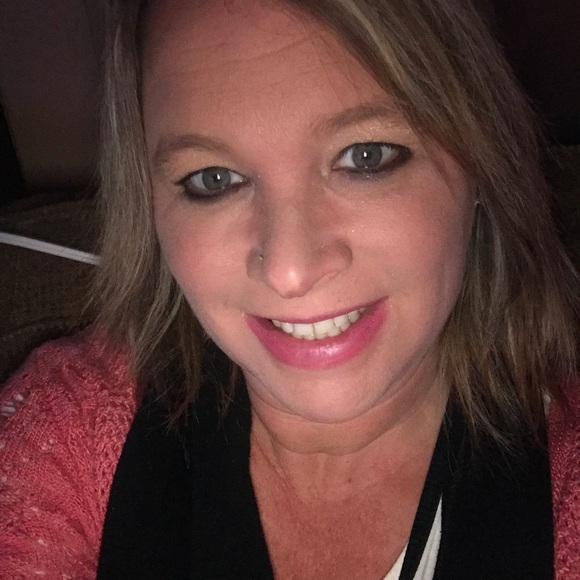 Meet your Posher, Tracy - Picture 1 of 1